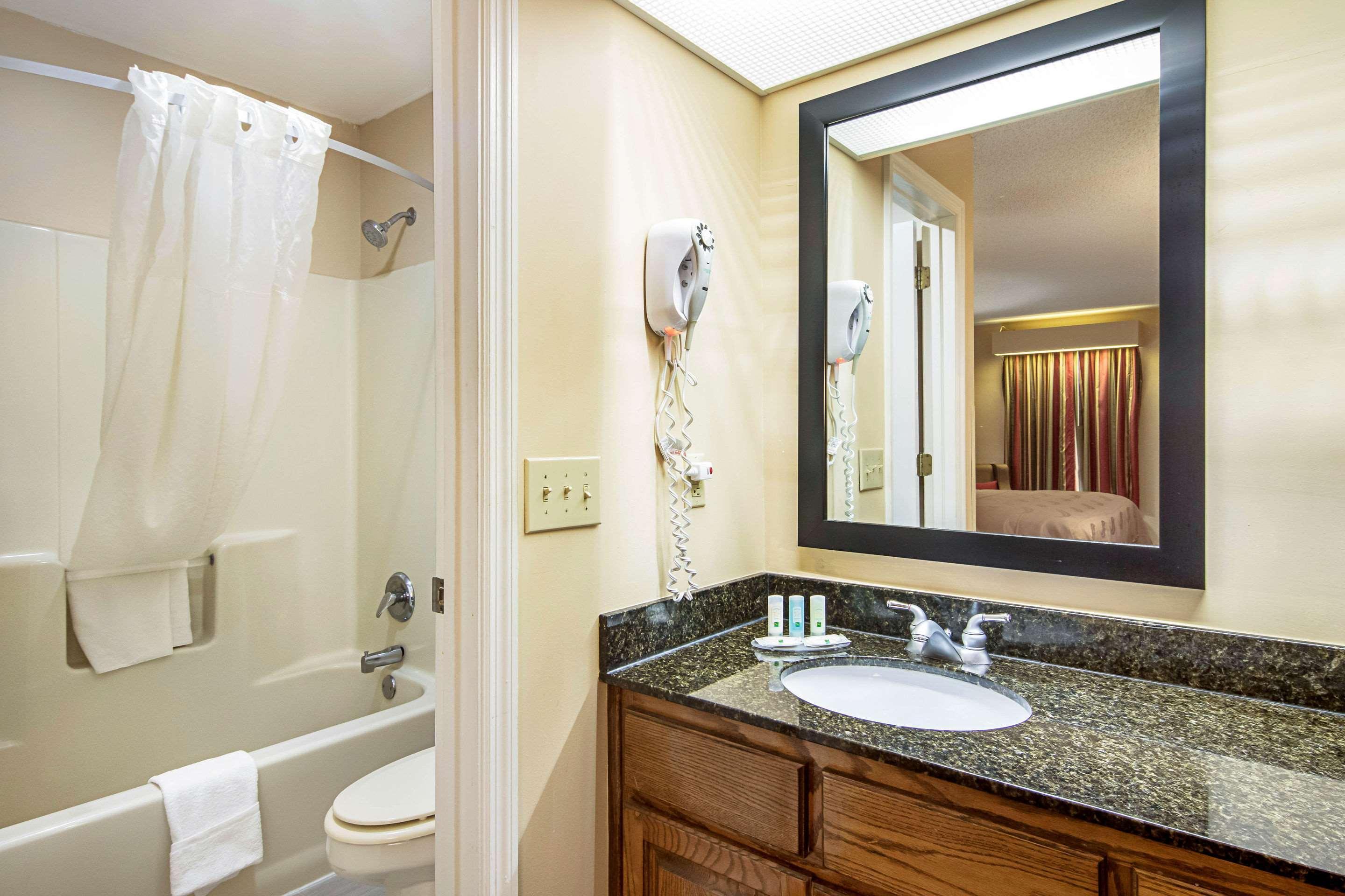 Quality Inn Thomaston Exterior foto